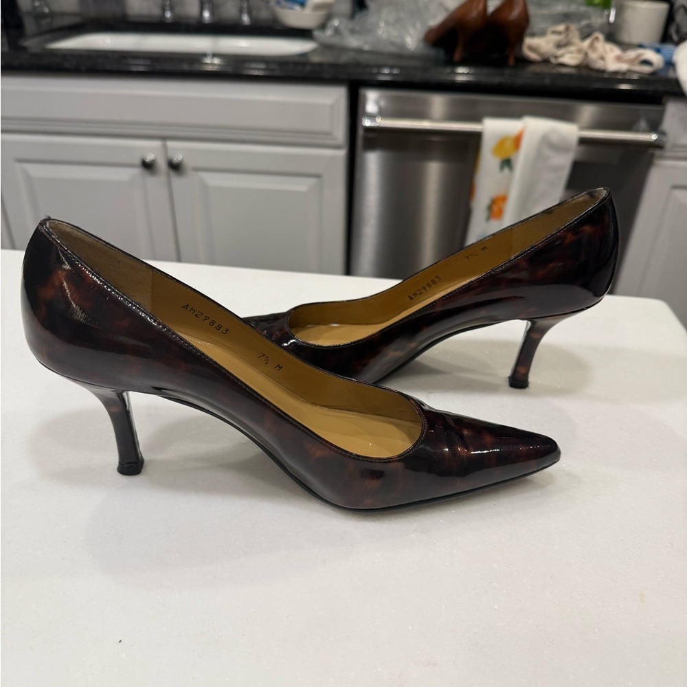 EUC Stuart Weitzman Patent Tortoise Shell Heels (size 7.5) - Picture 8 of 11